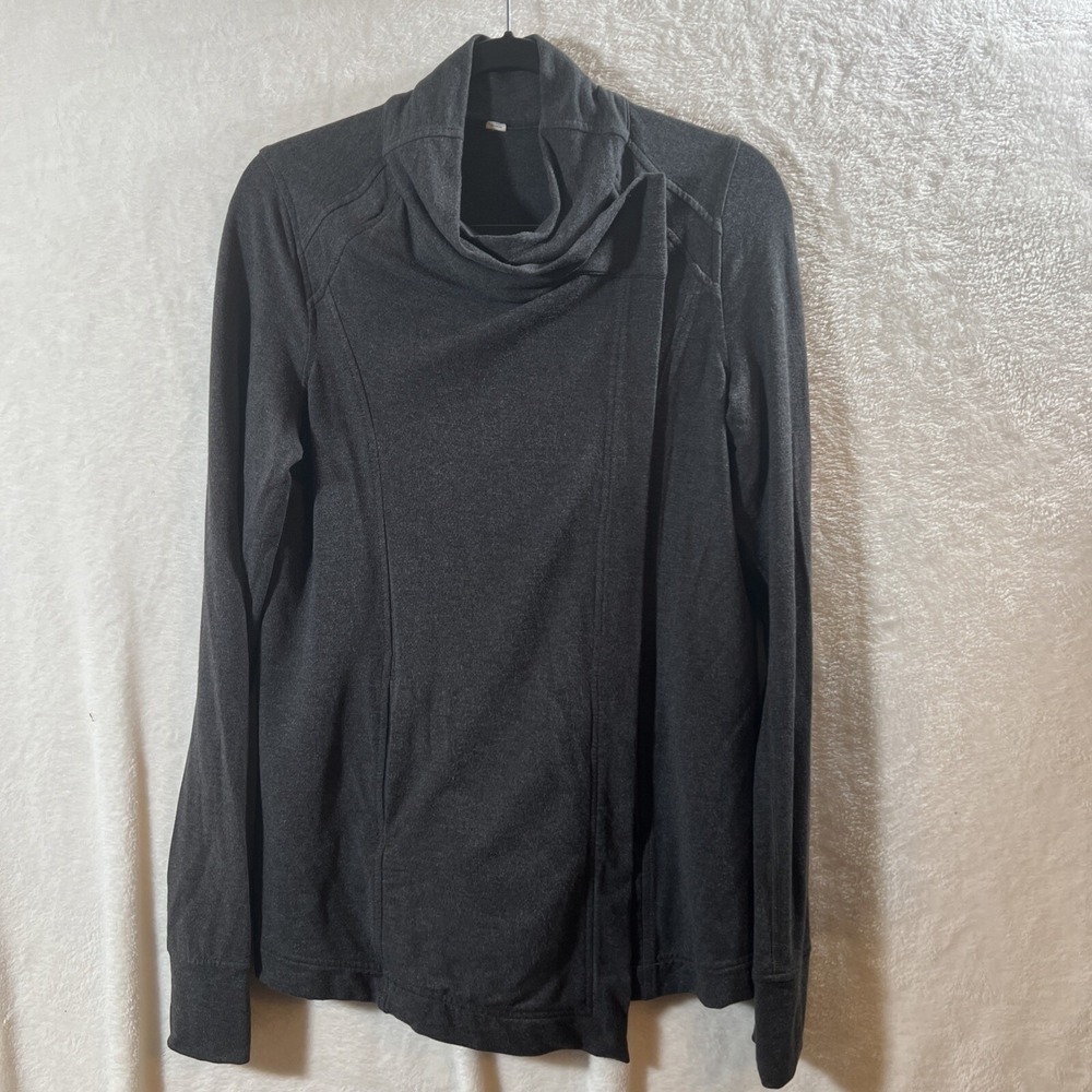 Lululemon Coast  Wrap Grey Cardigan With Thumbhole Sleeves Athletic Balletcore 6